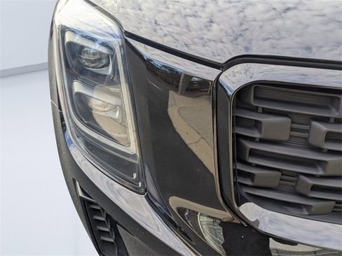 Used 2021 Kia Telluride SX w/ SX Prestige Package image 9