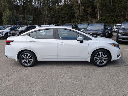 New 2025 Nissan Versa SV image 2