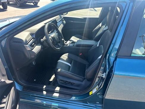Used 2025 Toyota Camry SE FWD image 13