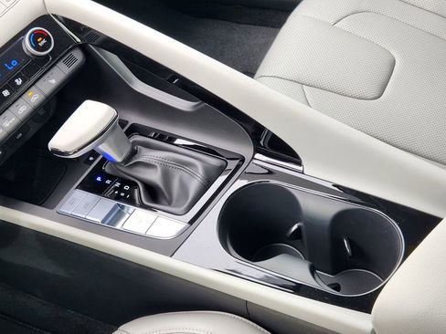 New 2026 Hyundai Elantra Limited FWD image 14