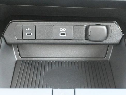 New 2026 Toyota Prius Plug-In Hybrid FWD image 22
