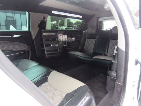 Used 2015 Chrysler 300 Limited image 22