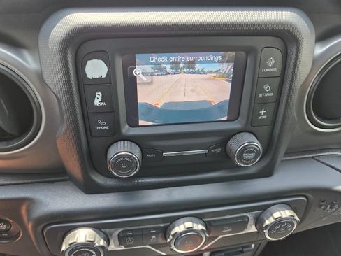 Used 2020 Jeep Gladiator Sport w/ Quick Order Package 24S AWD/4WD image 16