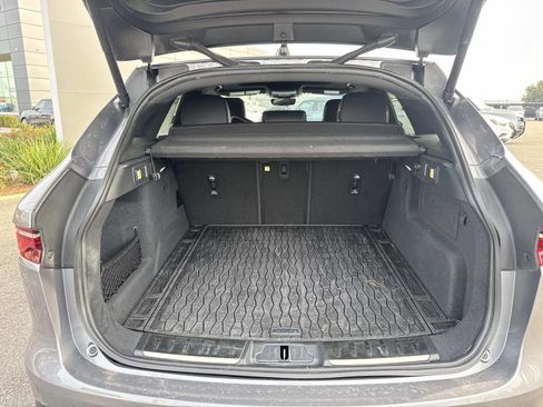 Used 2025 Jaguar F-PACE R-Dynamic S image 8