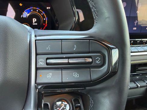 Used 2025 Chevrolet Colorado ZR2 image 18