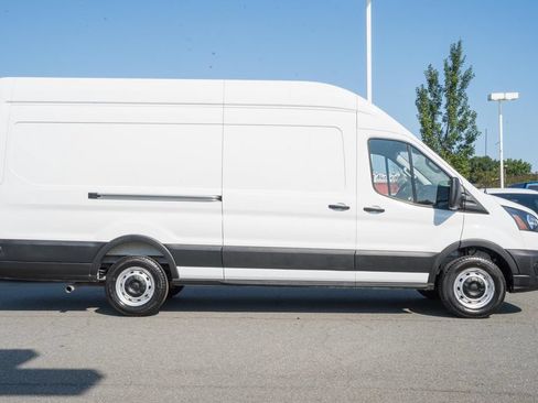 Certified 2025 Ford Transit 250 148 High Roof Extended RWD image 3