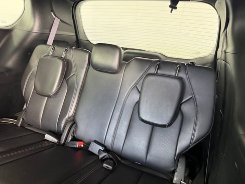 Used 2025 Chrysler Pacifica Select FWD image 11