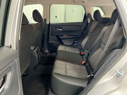 Used 2025 Nissan Rogue SV image 22