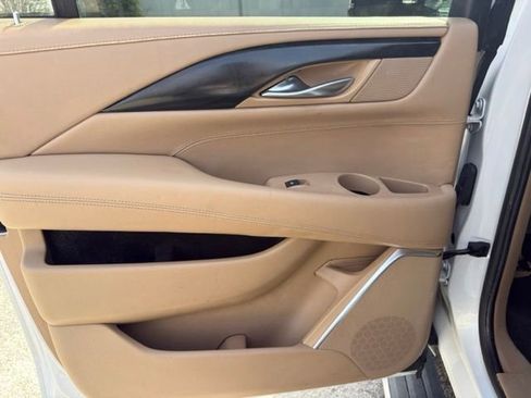 Used 2018 Cadillac Escalade ESV Platinum image 23