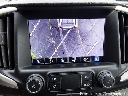 Used 2022 GMC Terrain SLT w/ Tech Package FWD image 25