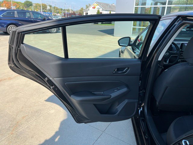 Used 2025 Nissan Altima 2.5 SV FWD image 27