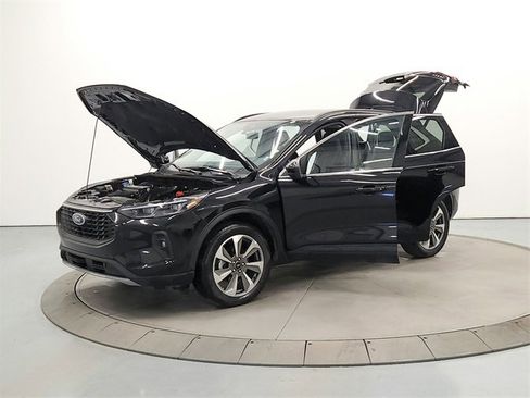 Used 2025 Ford Escape Platinum image 11