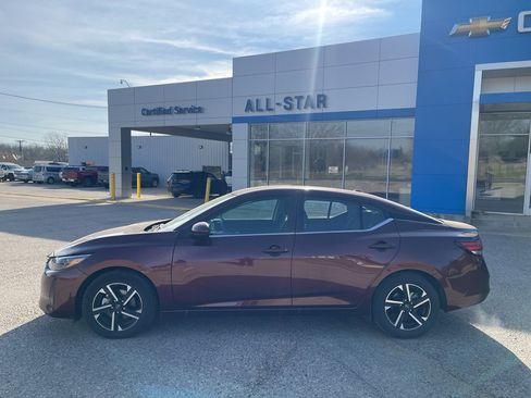 Used 2025 Nissan Sentra SV image 2