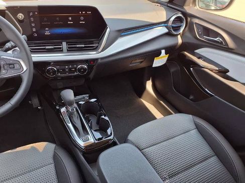 New 2026 Chevrolet Trax LT w/ LT Convenience Package FWD image 23