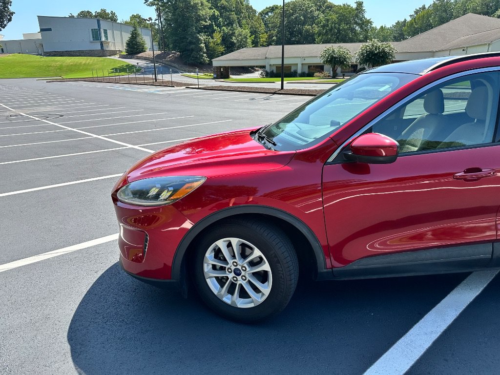 Used 2020 Ford Escape SE FWD image 2