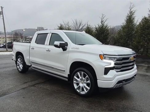 Used 2024 Chevrolet Silverado 1500 High Country image 3