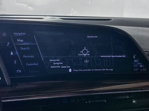 Used 2022 Cadillac Escalade Luxury w/ LPO, Illumination Package AWD/4WD image 13
