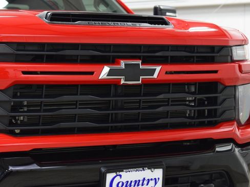 Used 2024 Chevrolet Silverado 2500 Custom w/ Custom Value Package image 11
