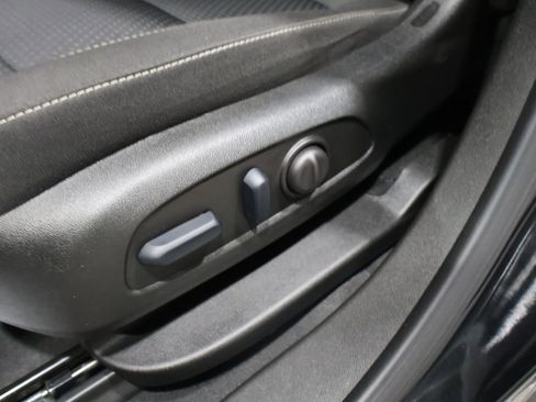 Used 2023 GMC Acadia SLE w/ Driver Convenience Package image 14