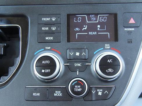 Used 2016 Toyota Sienna XLE w/ XLE Navigation Package FWD image 35