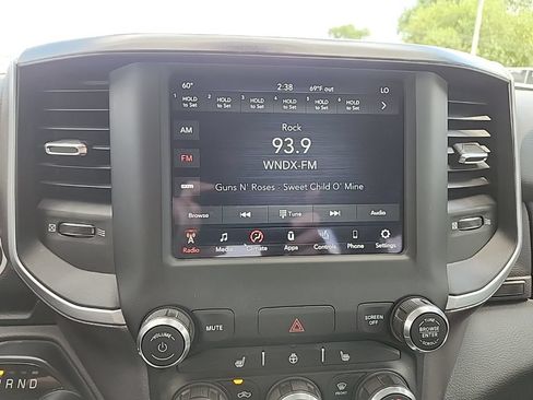 Used 2020 RAM 1500 Big Horn AWD/4WD image 18