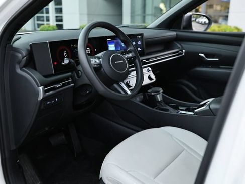 Used 2025 Hyundai Santa Cruz SEL FWD image 18
