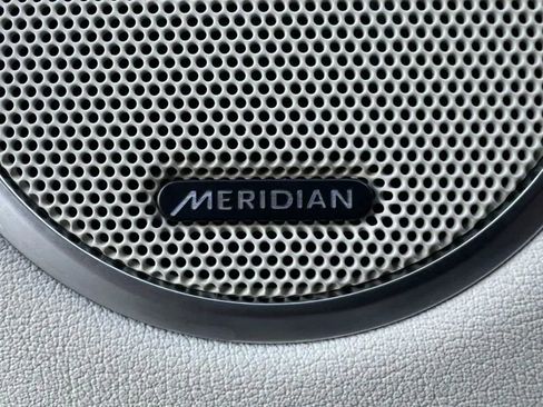 Used 2017 Land Rover Range Rover Long Wheelbase Supercharged image 38