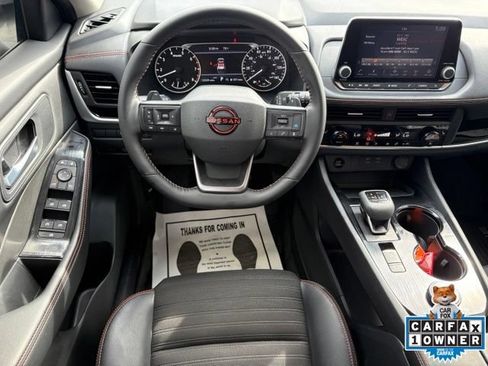 Used 2025 Nissan Rogue SV AWD/4WD image 12