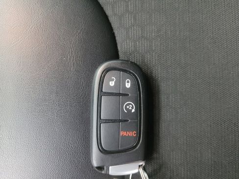 Used 2020 Jeep Cherokee Latitude Plus w/ Cold Weather Group image 32