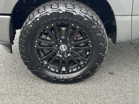 Used 2018 Nissan Titan SV w/ SV Convenience Package AWD/4WD image 13