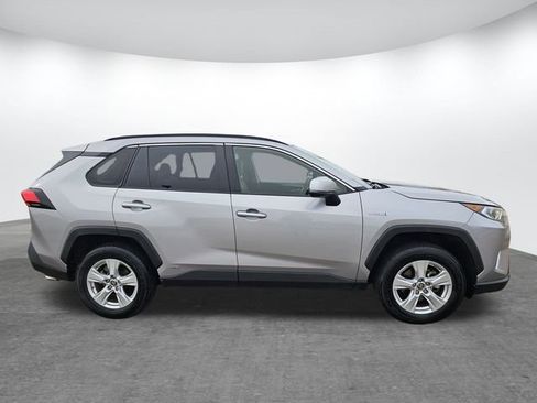 Used 2019 Toyota RAV4 XLE image 3