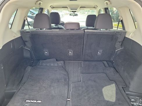 Used 2023 Nissan Rogue SV FWD image 9