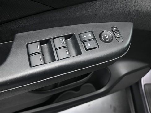 Used 2016 Honda CR-V SE image 13