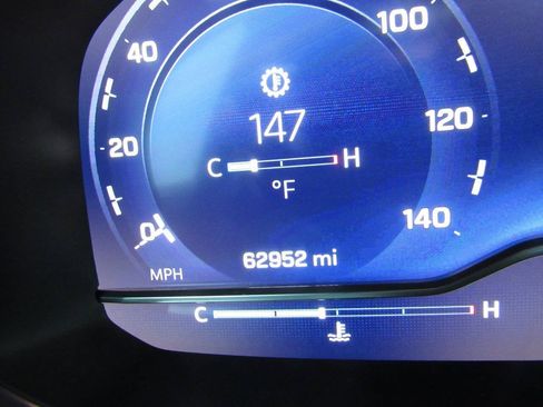 Used 2022 Chevrolet Tahoe Premier AWD/4WD image 31