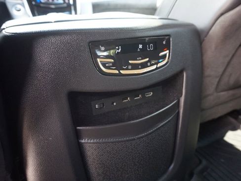 Used 2019 Cadillac Escalade Platinum image 24