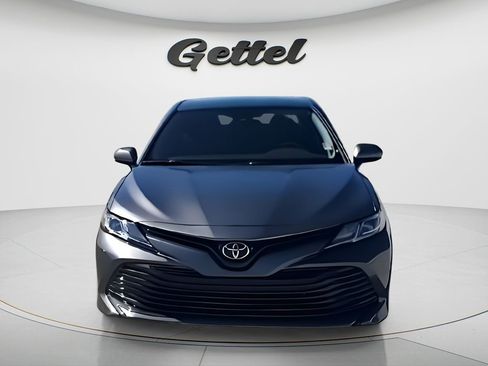 Used 2019 Toyota Camry LE image 3