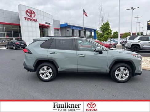 Used 2019 Toyota RAV4 XLE w/ Convenience Package AWD/4WD image 8