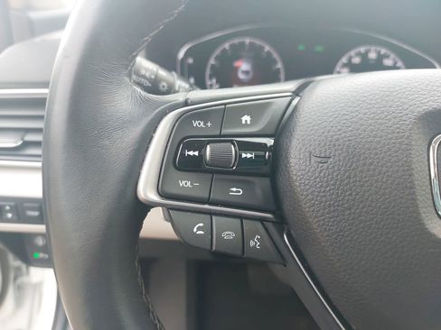 Used 2020 Honda Accord Touring image 17