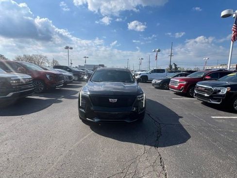 Used 2024 Cadillac XT4 Sport AWD/4WD image 9