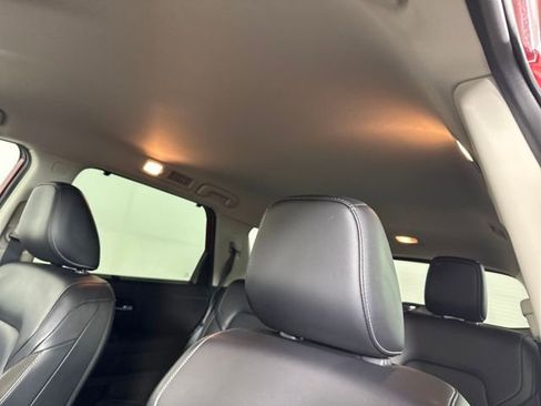 Used 2023 Nissan Pathfinder SL image 12