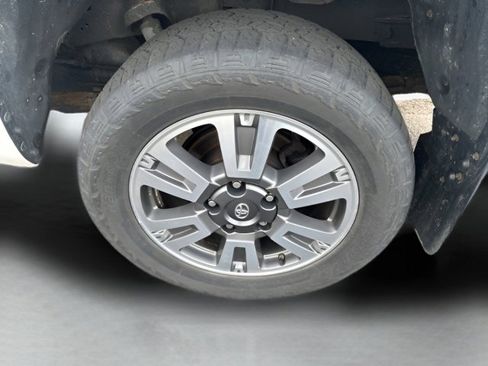 Used 2018 Toyota Tundra Platinum image 9
