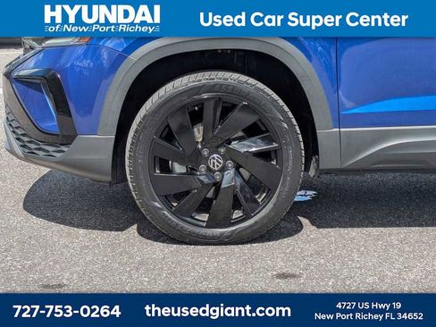 Used 2023 Volkswagen Taos SEL w/ Black Wheel Package image 10