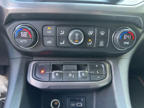 Used 2021 GMC Acadia AT4 image 15