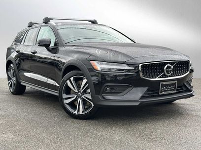 New 2026 Volvo V60 B5 Cross Country Plus w/ Climate Package