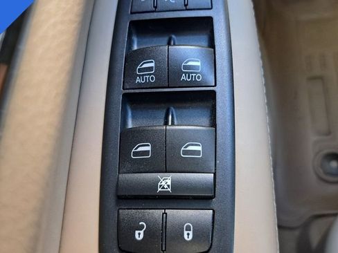 Used 2020 Jeep Grand Cherokee Overland image 17