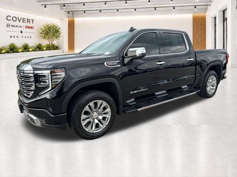 Used 2025 GMC Sierra 1500 Denali w/ Technology Package AWD/4WD image 4
