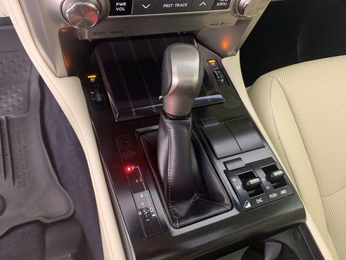 Used 2020 Lexus GX 460 Premium w/ Premium Package image 25