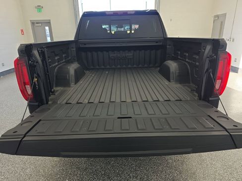 Used 2025 GMC Sierra 1500 AT4 w/ AT4 Premium Package AWD/4WD image 19