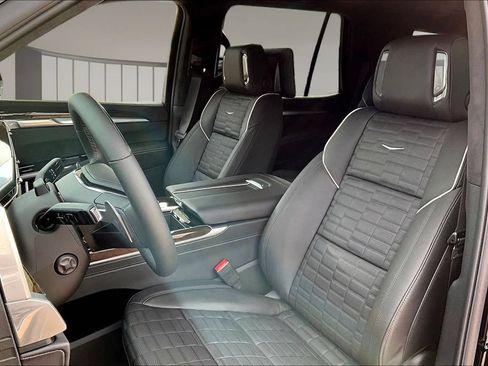 New 2026 Cadillac Escalade Platinum Sport w/ LPO, Floor Liner Package AWD/4WD image 9