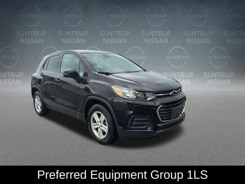 Used 2019 Chevrolet Trax LS w/ Tint and Cruise Package FWD image 9